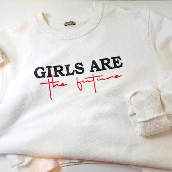 Winter White Red Girls Are The Future Cotton Sweatshirt Sz XL - Picture 1 of 9